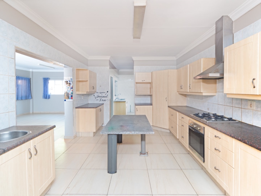 4 Bedroom Property for Sale in Ifafi North West